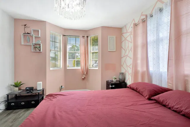 Residence photo 32