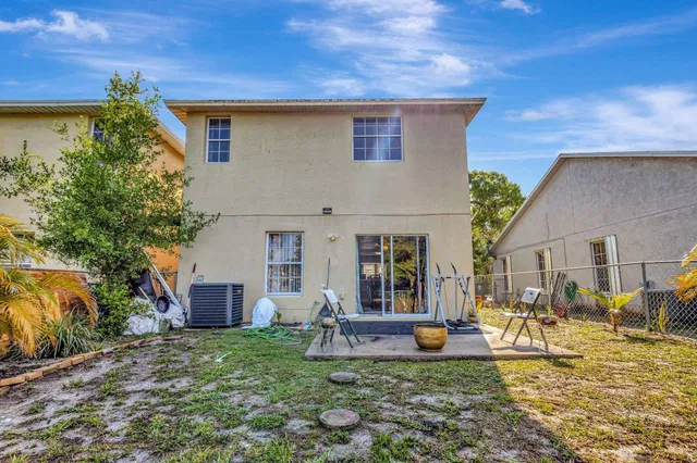Residence photo 34