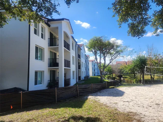 Unit 317 photo 5