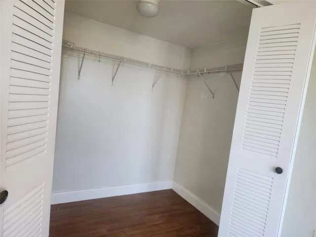 Unit 317 photo 18