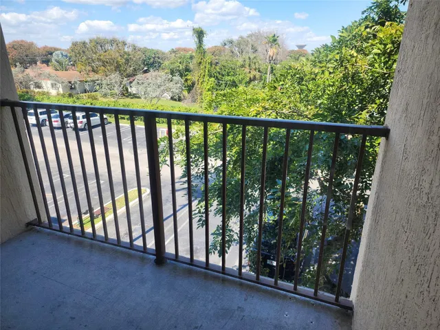 Unit 317 photo 20