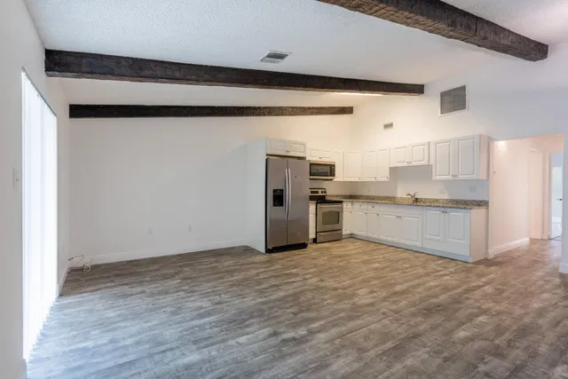  Residence photo 16
