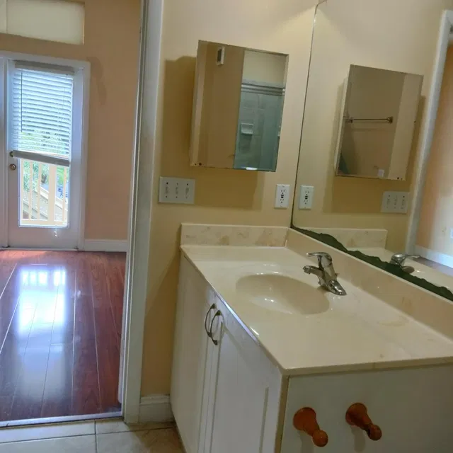  Unit 305 photo 6