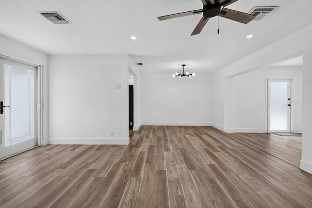 Residence photo 6