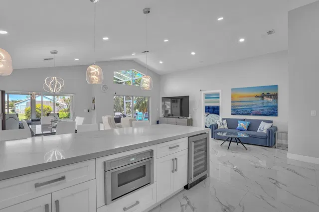 Residence photo 6