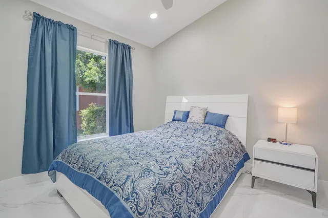 Residence photo 20