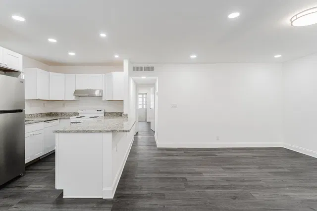  Residence photo 8