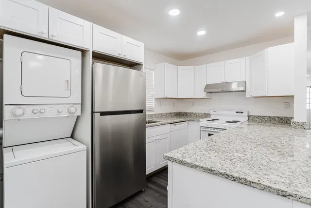  Residence photo 15