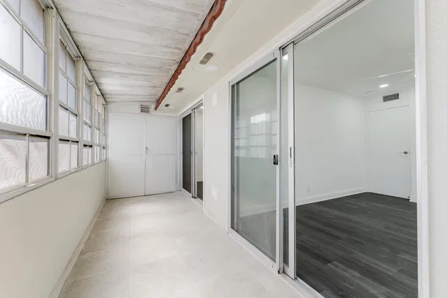  Residence photo 24