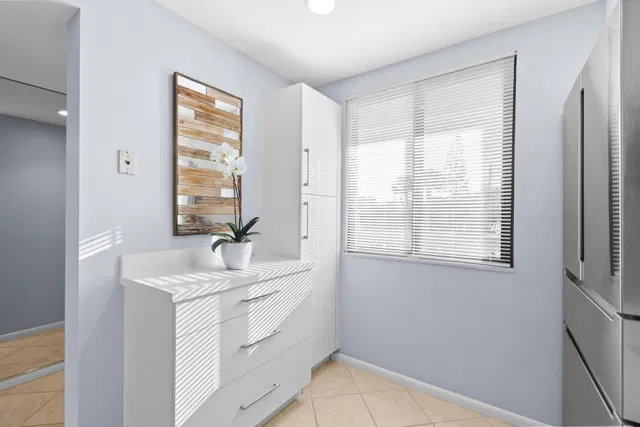 Unit 206 photo 5