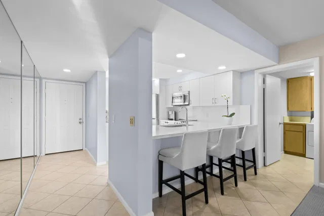 Unit 206 photo 15