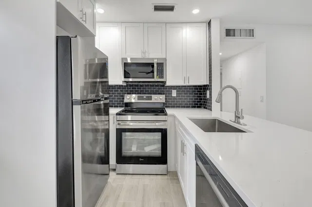 Unit C photo 12