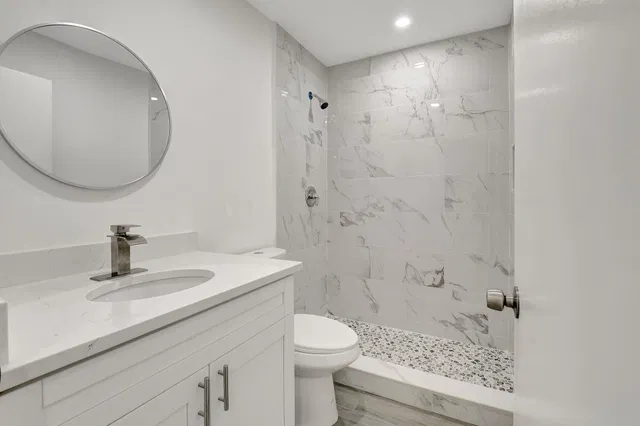 Unit C photo 21