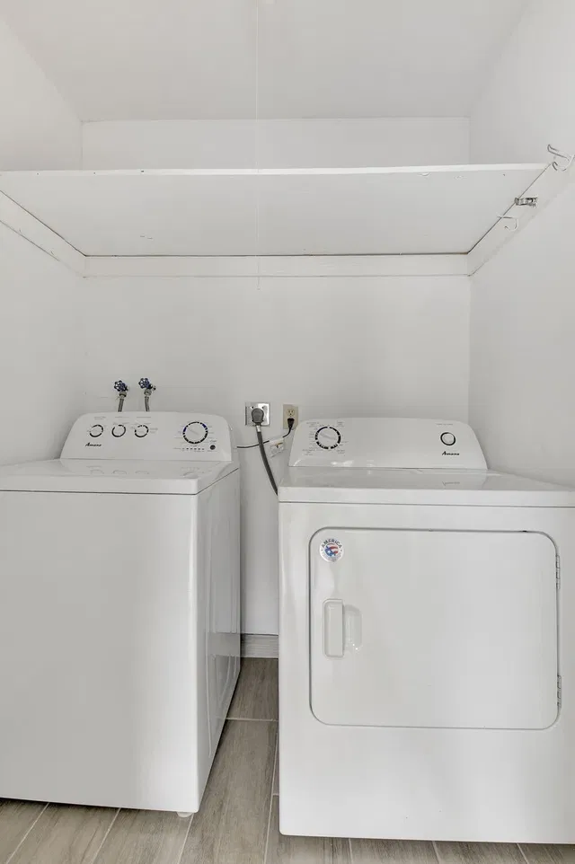 Unit C photo 28