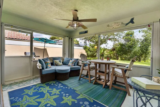 Residence photo 32