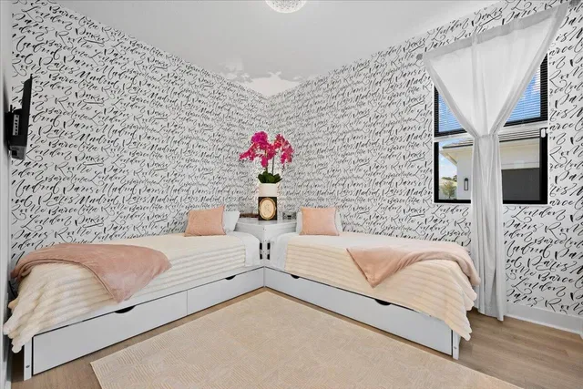 Residence photo 17