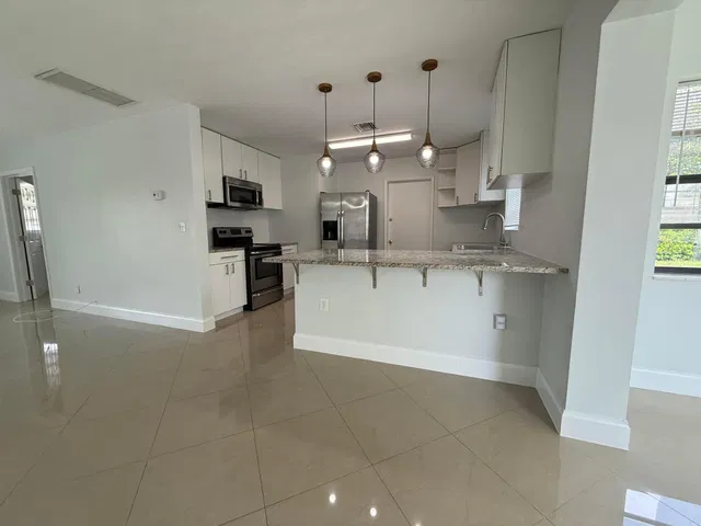 Residence photo 3