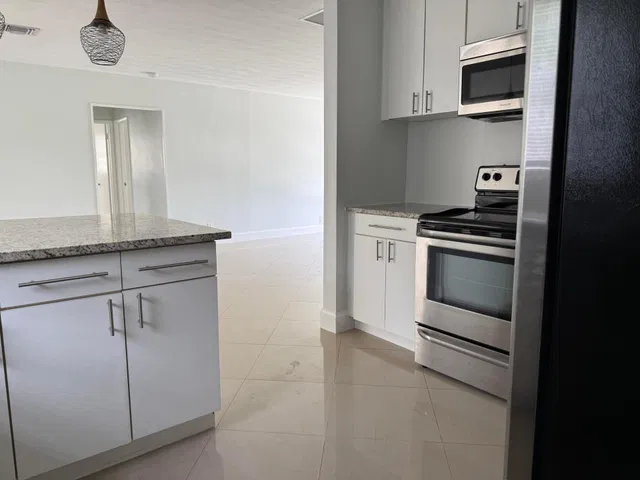 Residence photo 5