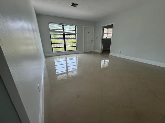 Residence photo 11