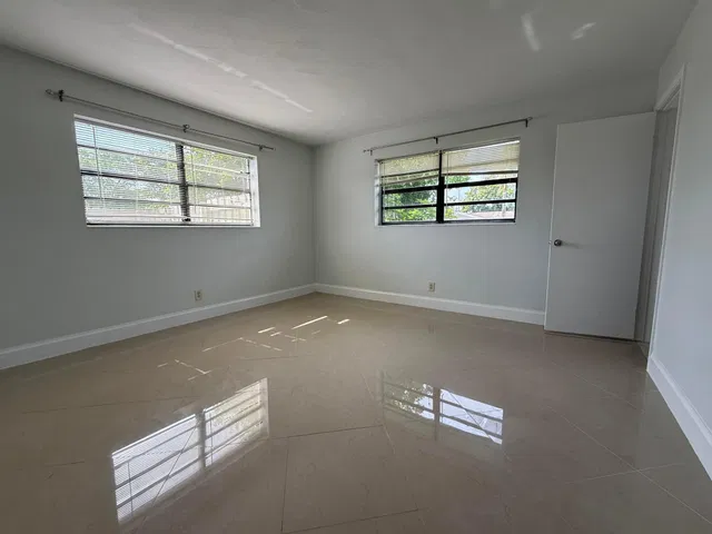Residence photo 16