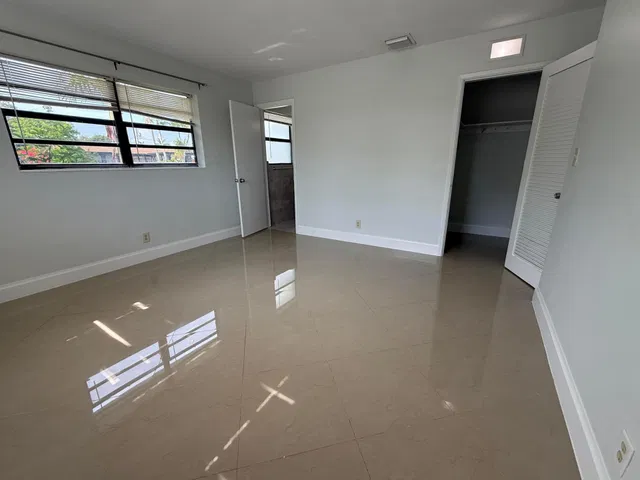 Residence photo 17