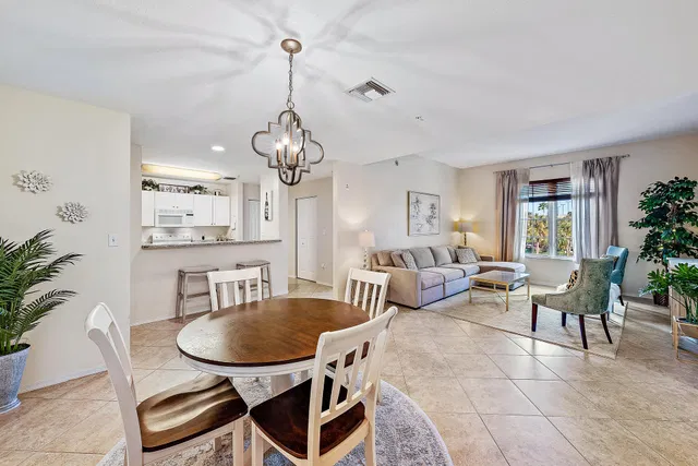 Town Center Jupiter Unit 225 photo 3
