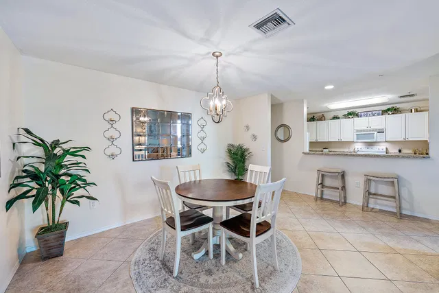 Town Center Jupiter Unit 225 photo 4
