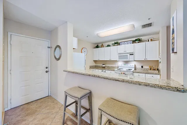Town Center Jupiter Unit 225 photo 8