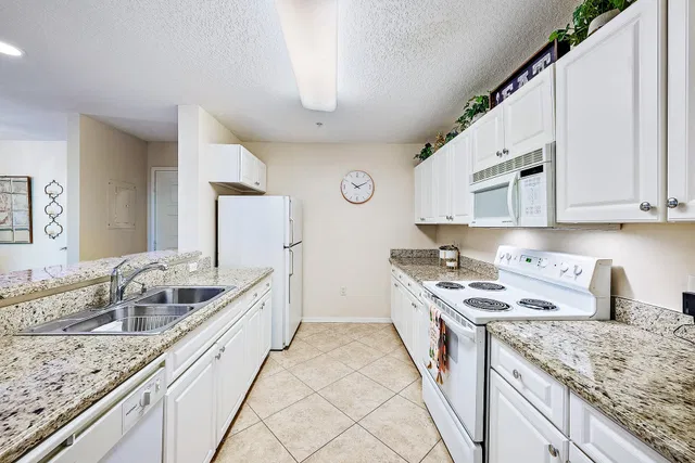 Town Center Jupiter Unit 225 photo 9
