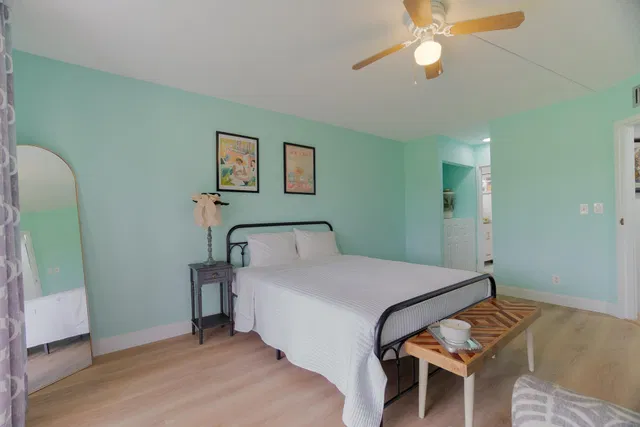 Unit 211 photo 14