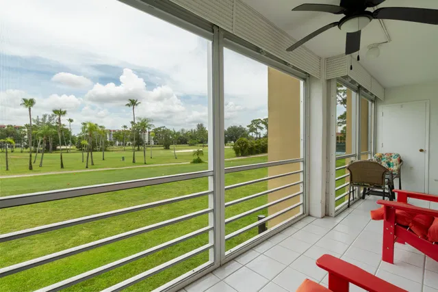 Unit 211 photo 22