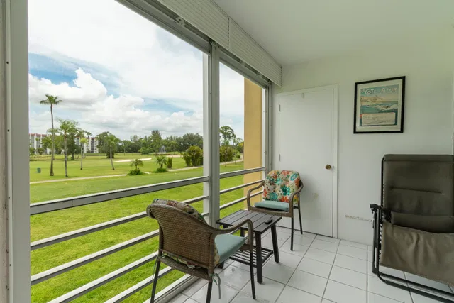 Unit 211 photo 24