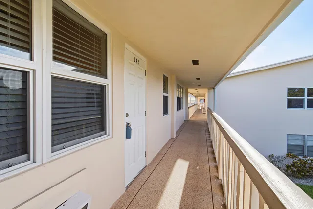  Residence photo 4