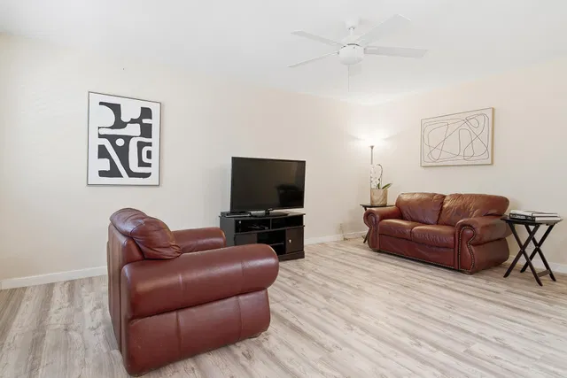  Residence photo 24