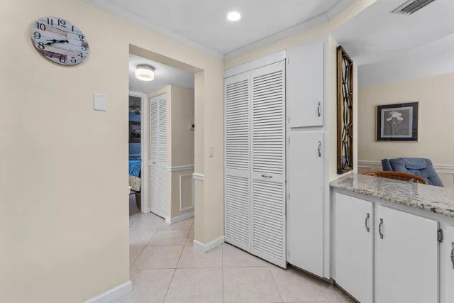 Unit D302 photo 10