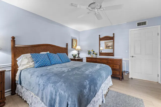 Unit D302 photo 14