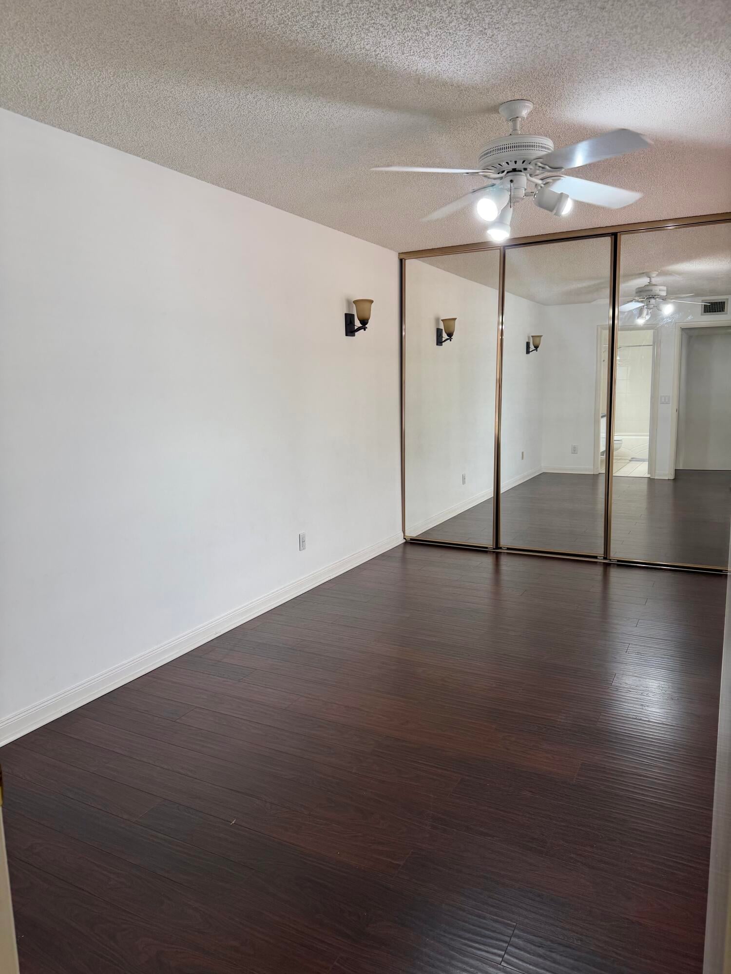 Unit 61d photo 15
