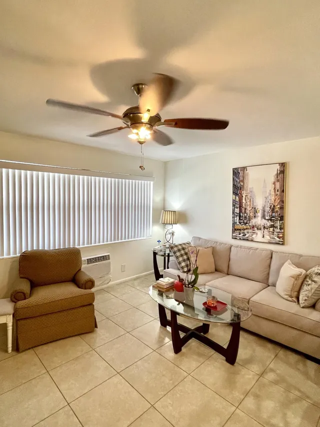 Unit 111 photo 2