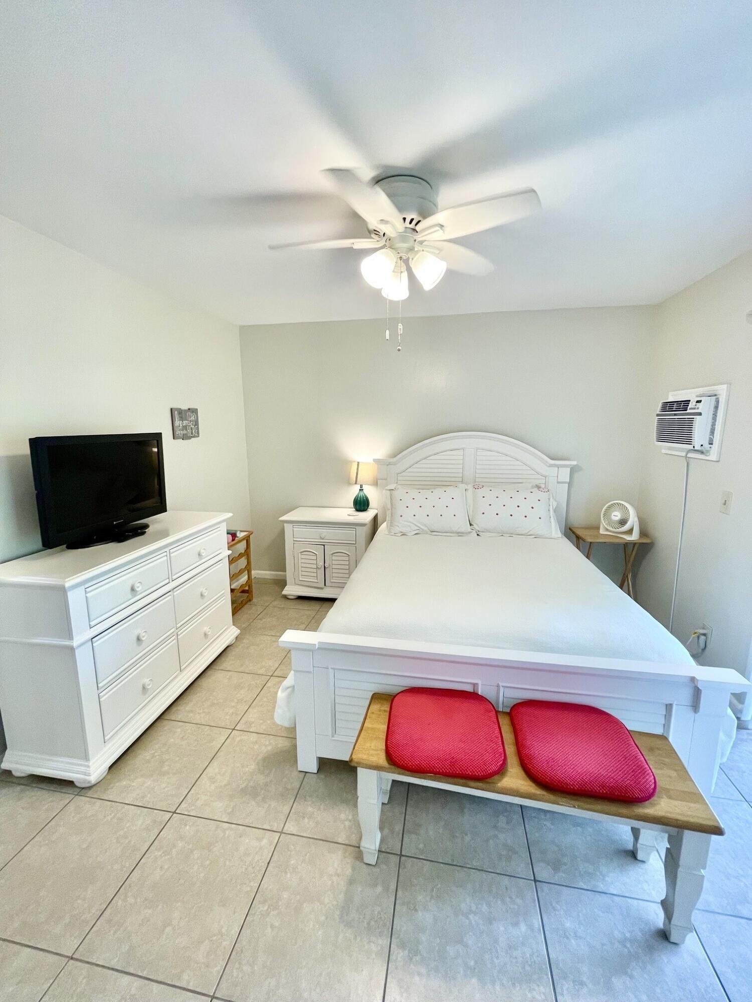 Unit 111 photo 9