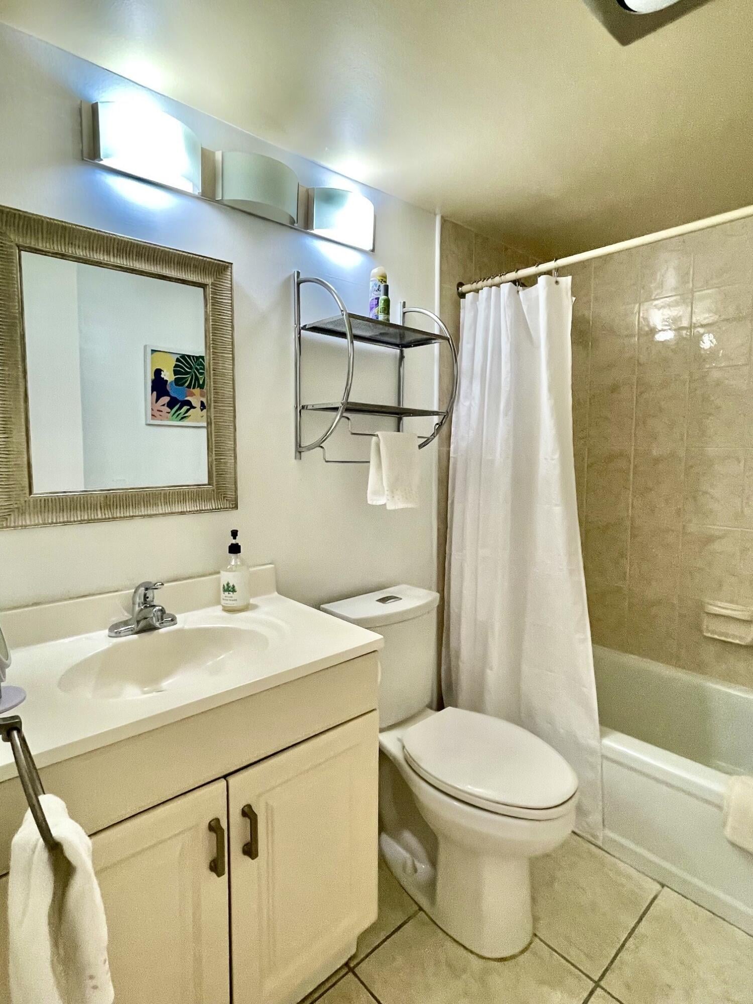 Unit 111 photo 10