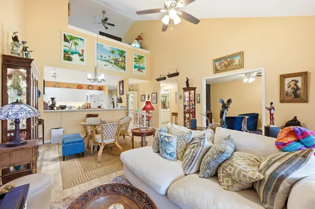  Residence photo 5