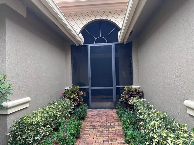 Residence photo 3