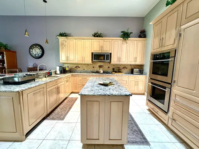Residence photo 6