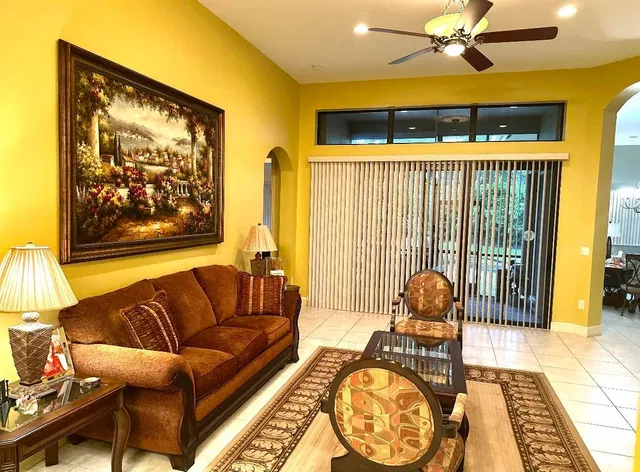 Residence photo 12