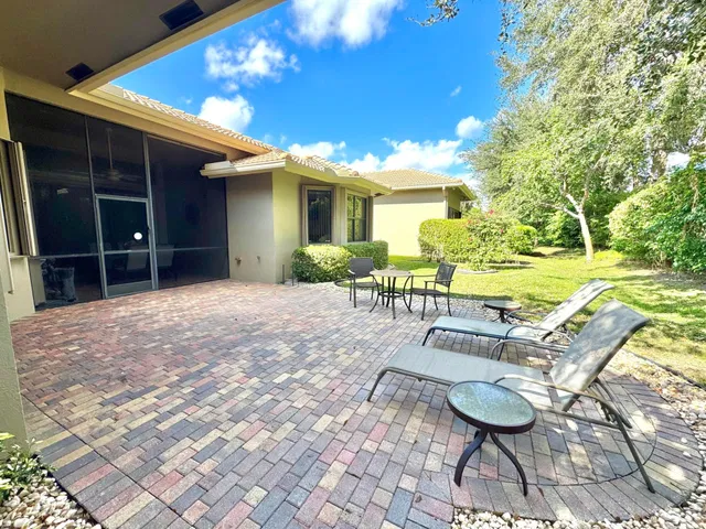 Residence photo 18