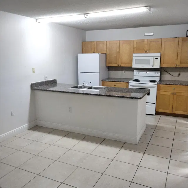 Residence photo 3
