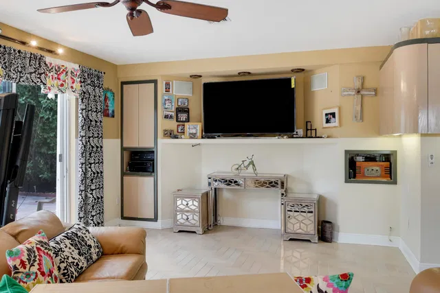 Residence photo 21