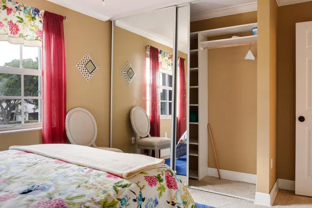 Residence photo 30