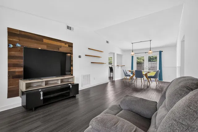 Residence photo 4