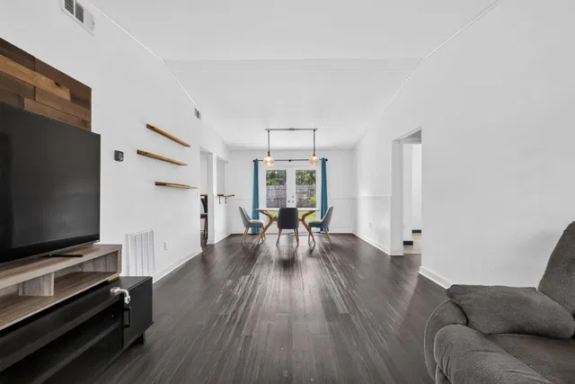 Residence photo 5
